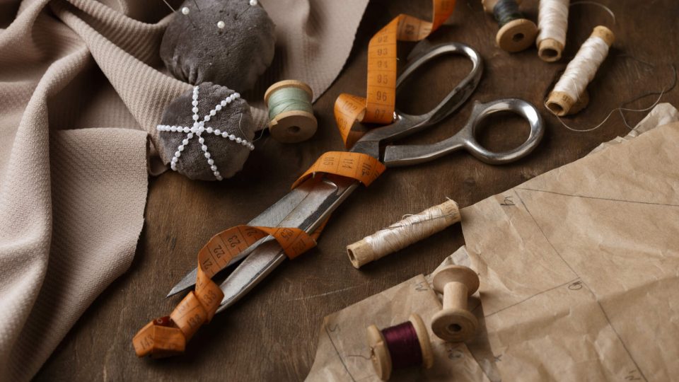 tailoring-items-arrangement-still-life
